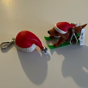 🆕 Skiing Dog Pocketbac Holder + Santa Hat - Bath & Body Works Christmas